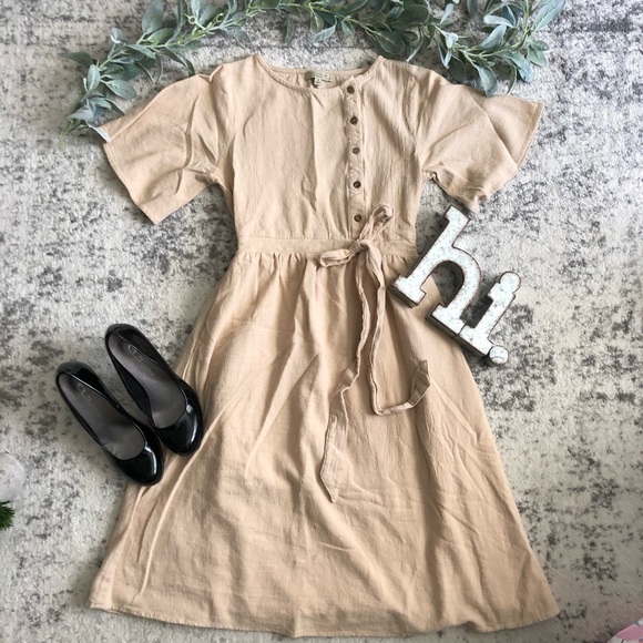Dresses & Skirts - Adorable Midi A Line Dress | Size S